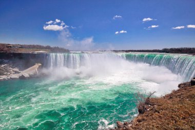 Kanada, Görkemli Niagara Şelalesi
