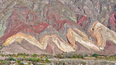 Arjantin, Quebrda Manzarası Humahuaca renkli dağlar