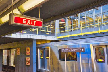 Toronto, Kanada-11 Ekim 2018: Toronto Metro TTC hatlarında çalışan yenilenmiş trenler