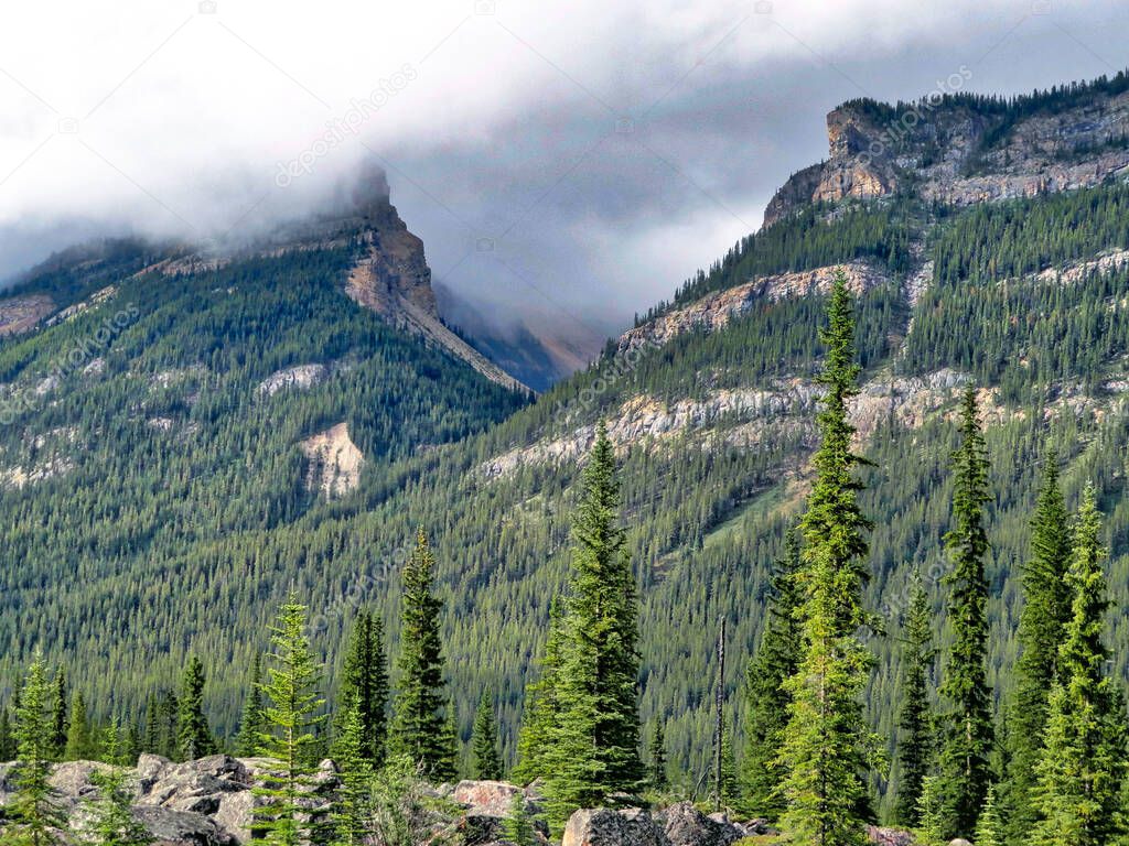 Canadian Rockies, Saskatchewan Crossing scenic mountain views and landscapes