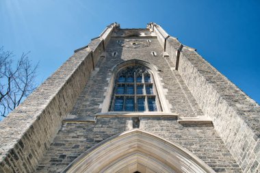 Eski Toronto Üniversitesi Kampüsü ve şehir merkezindeki binalar