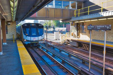 Toronto, Kanada-20 Ağustos 2018: Toronto Metro Metro Deposu Bir metro treni filosuna hizmet veriyor