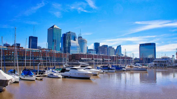 Buenos Aires Argentina Septiembre 2016 Bahía Puerto Madero Día Soleado —  Fotos de Stock