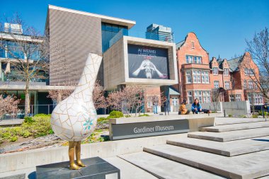 Toronto, Kanada-20 Mart 2019: Toronto 'daki Gardiner Müzesi' nde dünyaca ünlü Çinli-Amerikalı sanatçı Ai Weiwei 'nin eserleri sergileniyor