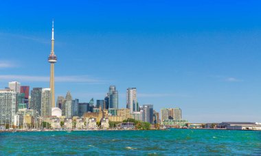 Toronto 'nun finans bölgesi Ontario Gölü' nden ufuk çizgisi