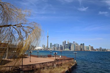 Toronto, Kanada 'da Toronto Adaları' nda geziniyor.