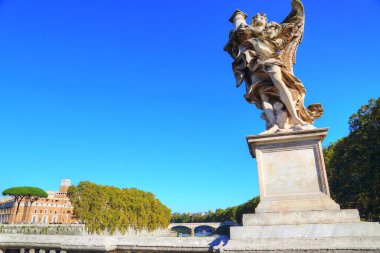 Roma 'daki Saint Angelo Kalesi Köprüsü (Castel Sant' Angelo)