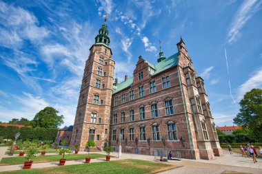 Kopenhag, Danimarka-3 Ağustos 2018: Kopenhag 'da en çok ziyaret edilen kalelerden biri olan ünlü Rosenborg kalesi