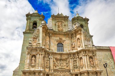 Oaxaca, Landmark Bazilikası Tarihi şehir merkezindeki Yalnızlık Leydimiz