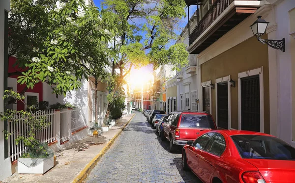 阳光灿烂的圣胡安大街 — 图库照片