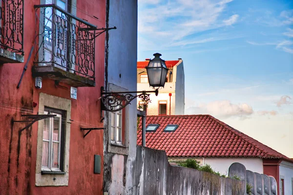 Ruas Coloridas Bairro Histórico Alfama Bairro Mais Antigo Lisboa — Fotografia de Stock
