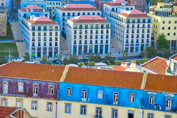 ポルトガルのリスボン 2017年10月17日 リスボンのカラフルな通り サンホルヘ城 サンホルヘ の展望台からの眺め — ストック写真