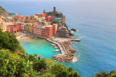 Vernazza kıyı şeridi, İtalya şehir manzarası 