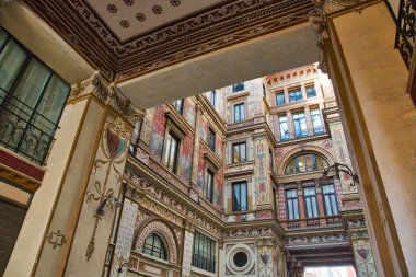 Roma, İtalya-22 Nisan 2017: Tarihi şehir merkezinde manzara Roma sokakları