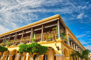 Meksika, Mazatlan, tarihi şehir merkezinde renkli eski şehir sokakları