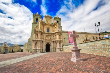 Oaxaca, Meksika-2 Aralık 2018: Oaxaca, Landmark Bazilikası Tarihi Şehir Merkezindeki Yalnızlık Leydimiz