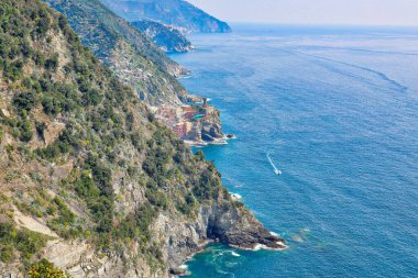 İtalya, Riomaggiore manzaralı kıyı şeridi