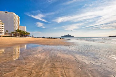 Mazatlan Altın Bölgesi (Zona Dorada), ünlü turistik plaj ve tatil beldesi