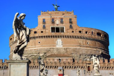 Roma 'daki Saint Angelo Kalesi Köprüsü (Castel Sant' Angelo)