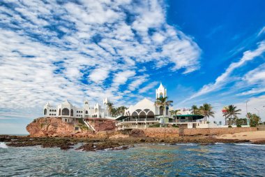 Mazatlan, Meksika-10 Aralık 2018: Mazatlan Altın Bölgesi (Zona Dorada), ünlü turistik plaj ve tatil bölgesi