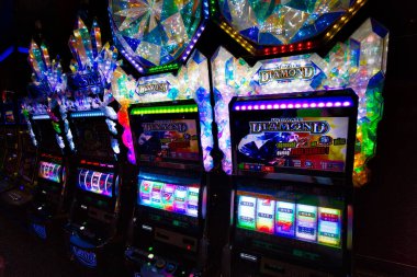 Las Vegas, Nevada-10 Mart 2017: gece eğlence alanında kumarhane makineleri