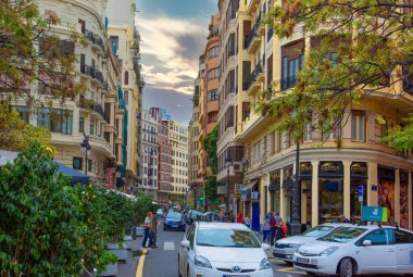 Valencia, İspanya - 2 Ekim 2019: Tarihi şehir merkezinde Valencia sokakları