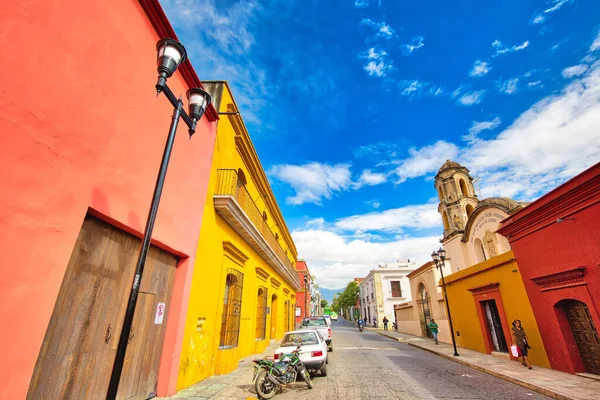 Oaxaca México Diciembre 2018 Escénicas Calles Ciudad Vieja Coloridos Edificios — Foto de Stock