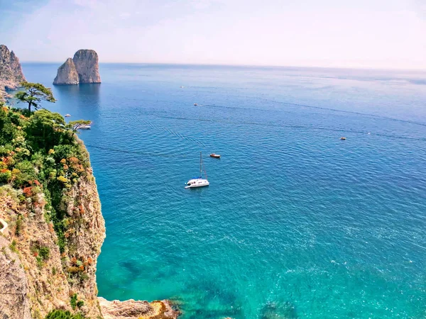 Scenic Capri Island Kustlijn Baai Van Napels — Stockfoto