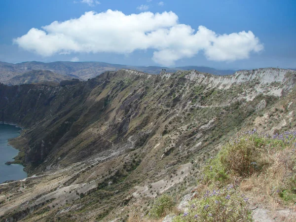 Equador Famosa Caminhada Redor Pitoresco Cume Montanha Loop Quilotoa — Fotografia de Stock