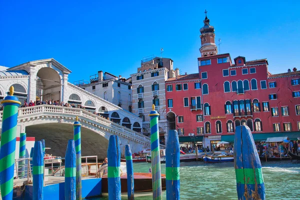 Venecia Italia Abril 2017 Puente Rialto Uno Los Lugares Más — Foto de Stock