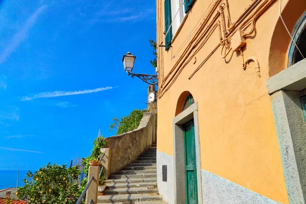 イタリア 風景Riomaggioreカラフルな通り — ストック写真
