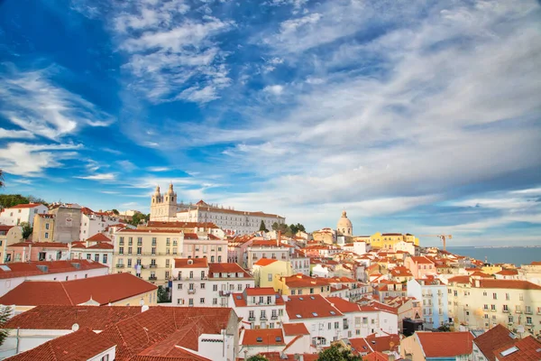 Aussichtsreicher Aussichtspunkt Der Alfama Mit Der Statue San Vicente Und — Stockfoto