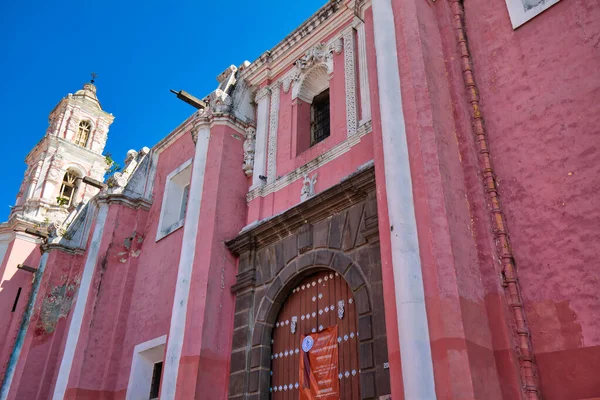 Puebla Meksyk Kwietnia 2018 Kolorowe Kolonialne Ulice Puebla Zabytkowym Centrum — Zdjęcie stockowe