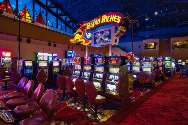 Buffalo Usa Juli 2018 Casino Hall Med Spelautomater Och Roulettebord — Stockfoto