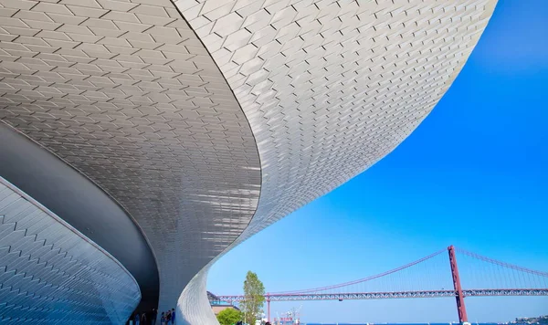 Lisbon Portugal October 2017 Famous Maat Museum Lisbon River Tagus — Stock Photo, Image