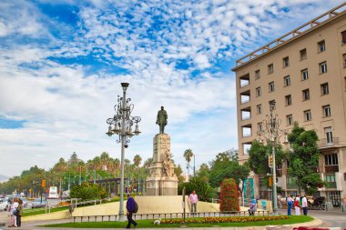 Malaga, İspanya-16 Mayıs 2019: Malaga, Manuel Domingo Larios tarihi kent merkezi yakınlarındaki anıt