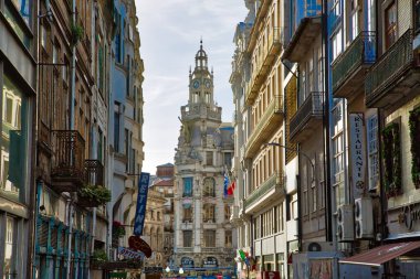 Porto, Portekiz-19 Ekim 2017: Ana Porto Caddesi Avenida Dos Aliados Manzaralı Tarihi Şehir Merkezi