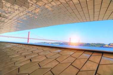 LISBON, PORTUGAL-ECTOBER 17, 2017: Lizbon 'daki Maat Müzesi' ne Geçiş