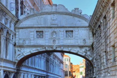 Venedik, Meşhur İç Çekmeler Köprüsü