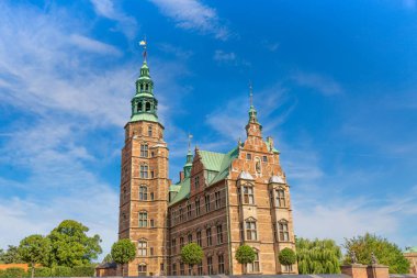 Ünlü Rosenborg kalesi, Kopenhag 'ın en çok ziyaret edilen kalelerinden biri.