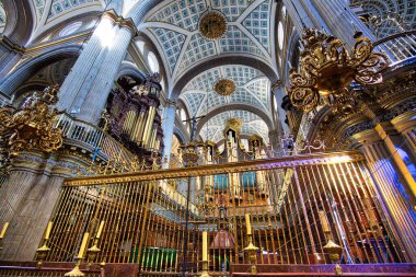 Meksika, Puebla-18 Nisan 2018: Merkez Puebla Katedrali (Katedral Bazilikası de Puebla)