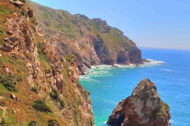 Cabo da Roca manzaralı kıyı şeridi