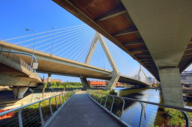 Boston, Zakim Bunker Hill Anıt Köprüsü