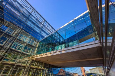 Kopenhag, Danimarka-2 Ağustos 2019: Kraliyet Kütüphanesi-Danimarka Ulusal Kütüphanesi ve dünyanın en büyük kütüphanelerinden biri olan Kopenhag Üniversitesi Üniversite Kütüphanesi.