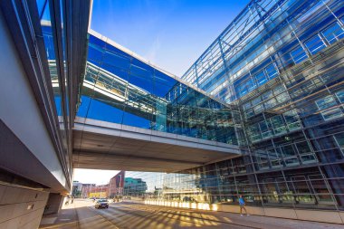 Kopenhag, Danimarka-2 Ağustos 2019: Kraliyet Kütüphanesi-Danimarka Ulusal Kütüphanesi ve dünyanın en büyük kütüphanelerinden biri olan Kopenhag Üniversitesi Üniversite Kütüphanesi.