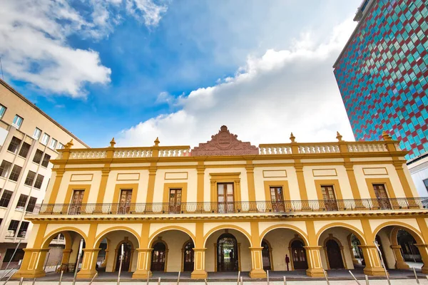 Monterrey, tarihi kent merkezindeki Landmark Macroplaza Meydanı