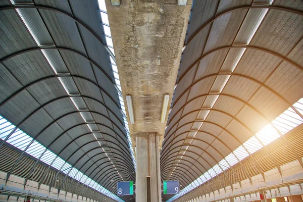 Estación de tren principal de Sevilla, Santa Justa, un centro de