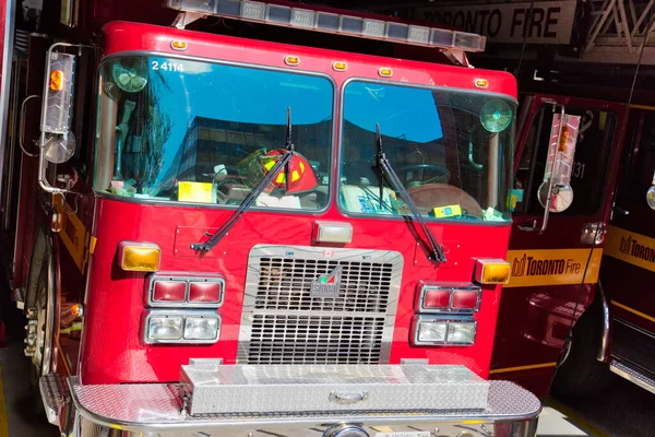 Toronto Canadá Outubro 2017 Caminhão Bombeiros Quartel Bombeiros Pronto Para — Fotografia de Stock