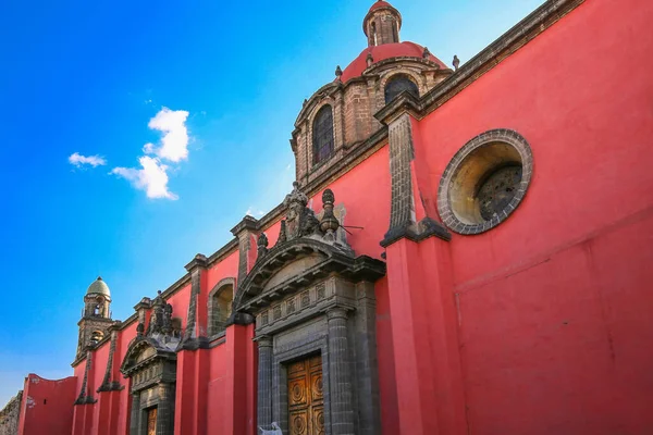 멕시코 역사적 중심지에 아름다운 교회들 — 스톡 사진
