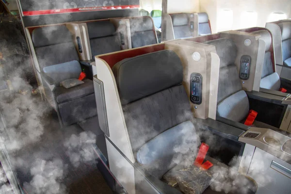 Samolot Doświadczający Katastrofalnej Awarii Spowodowanej Przez Dym Płonący Silnik Ogień — Zdjęcie stockowe